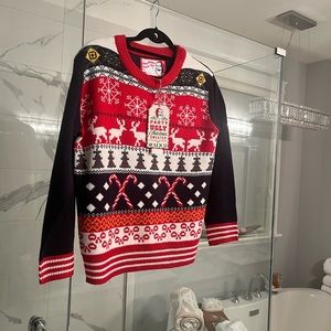 Nice 🎄tasteful not ugly Christmas sweater🎄 new with tags size extra large🎄